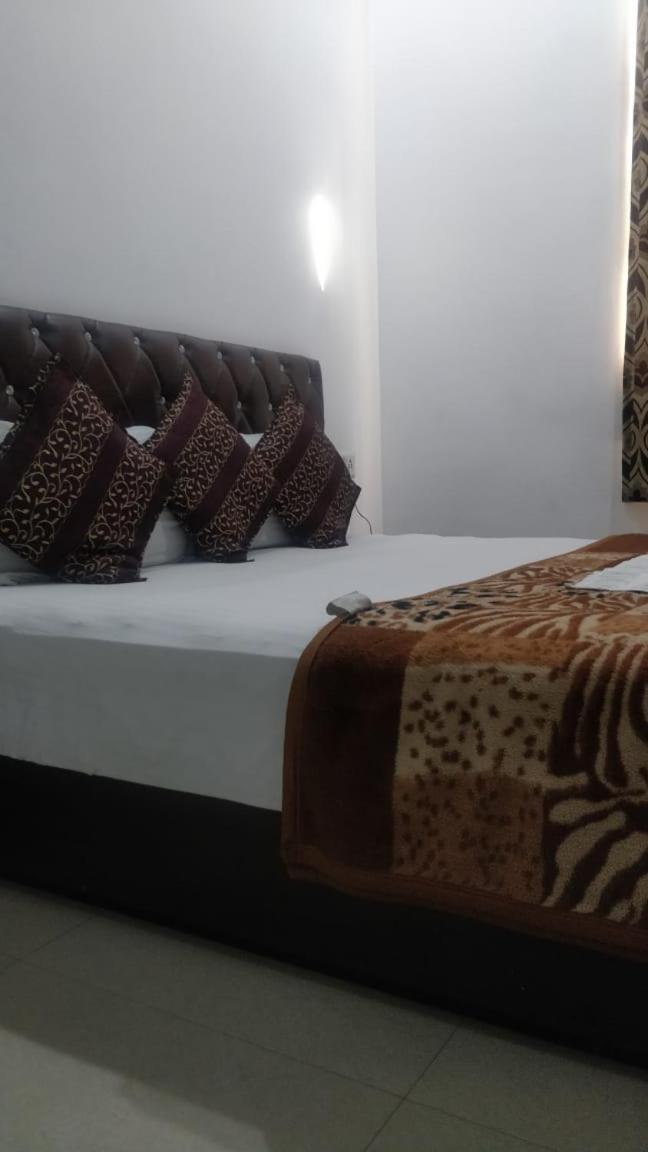 Hotel Alpha Inn By Sonachi Amritsar Exterior foto